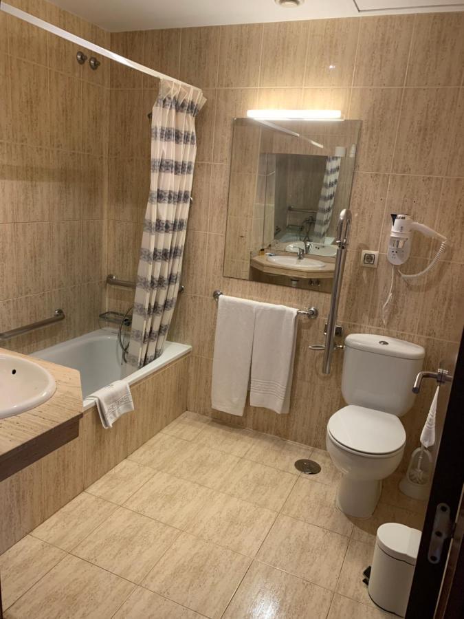 Hotel Barreiro Leira Bagian luar foto