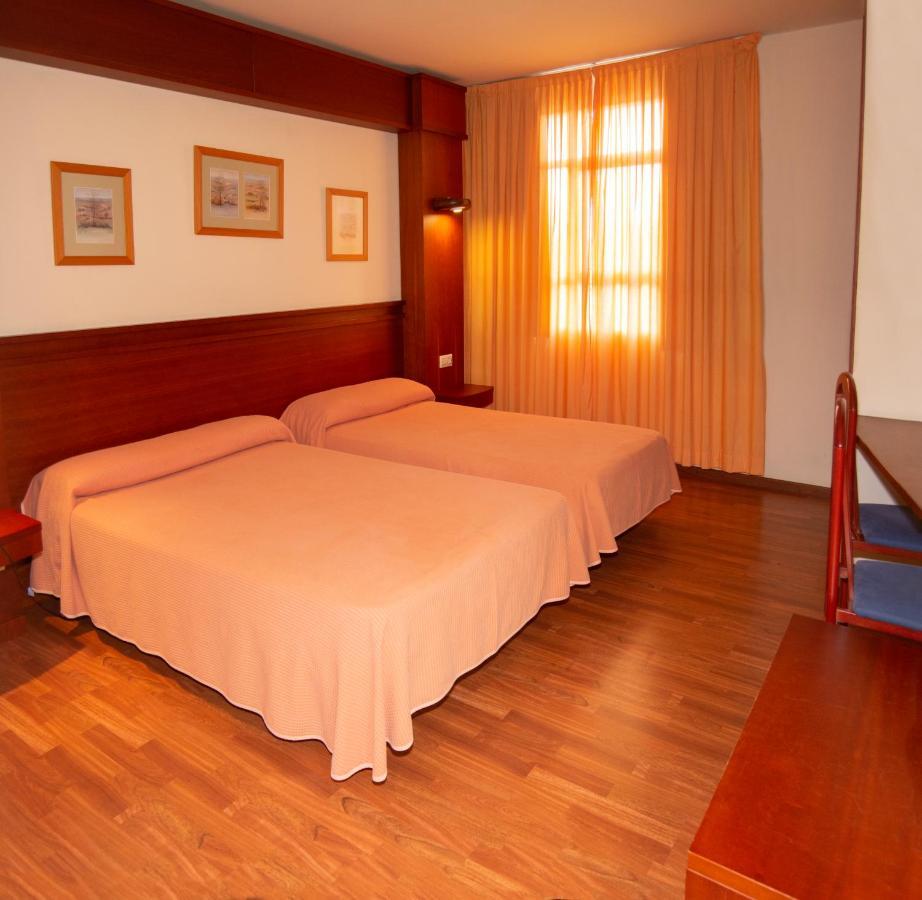 Hotel Barreiro Leira Bagian luar foto