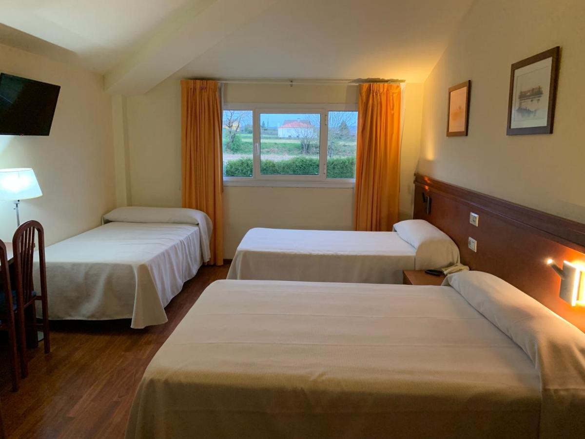 Hotel Barreiro Leira Bagian luar foto